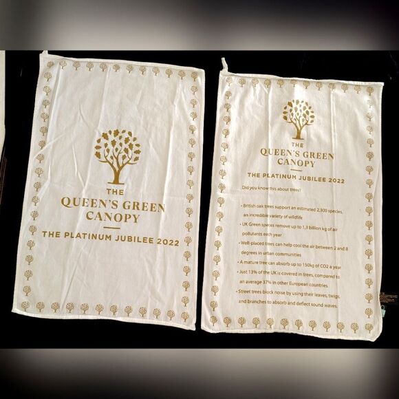 Queen Elizabeth Platinum Jubilee Kitchen Linen Tea Towels 2022 NWOT - Picture 1 of 11